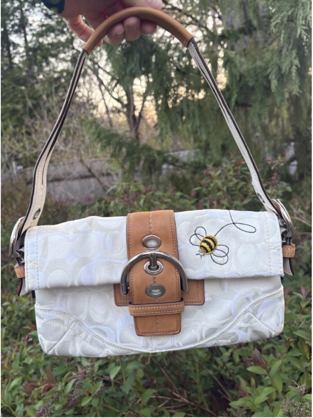 Rare Coach Optic Silver Bumble Bee Soho Flap Shoulder Bag Limited Edition 1555